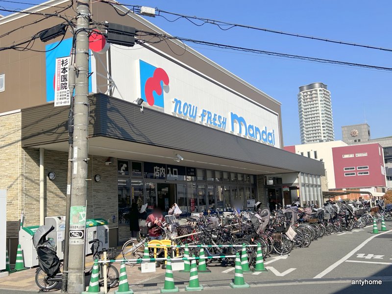 スーパー　万代 桃谷駅前店（スーパー）まで692m