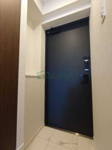 玄関　別部屋の参考写真になります。