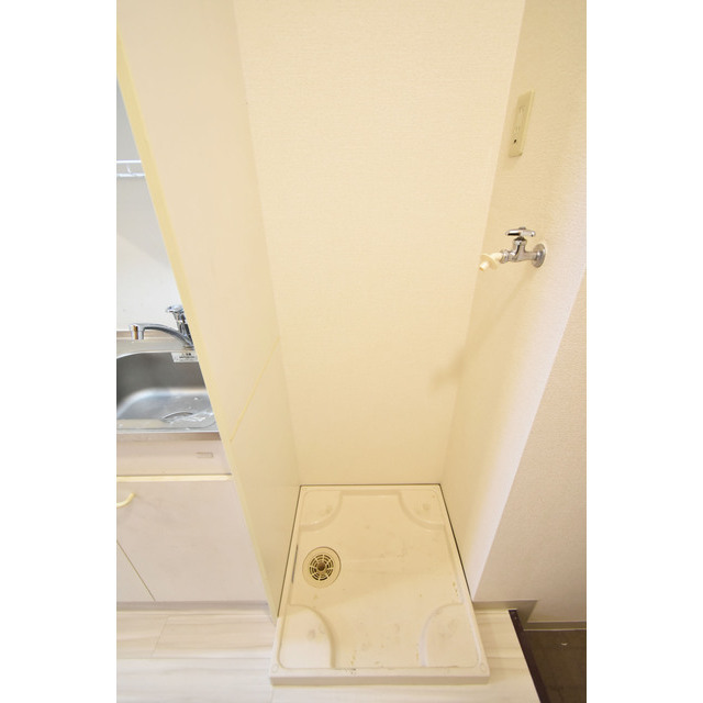 洗面設備　明るい洗面所です