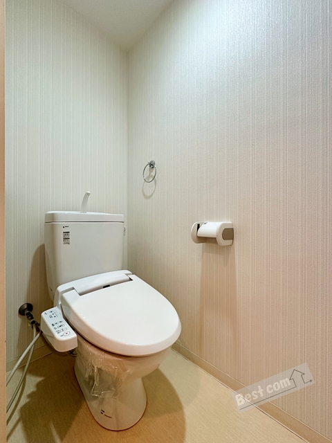 トイレ　温水洗浄便座付き♪