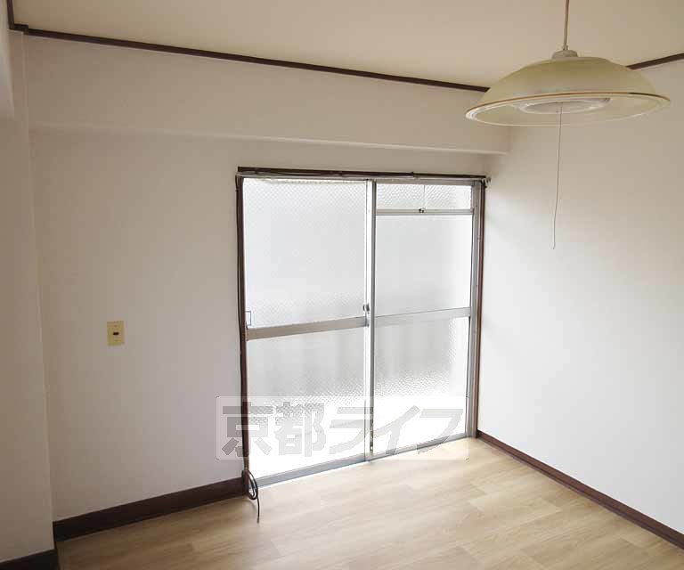 収納　タップリ収納つき！