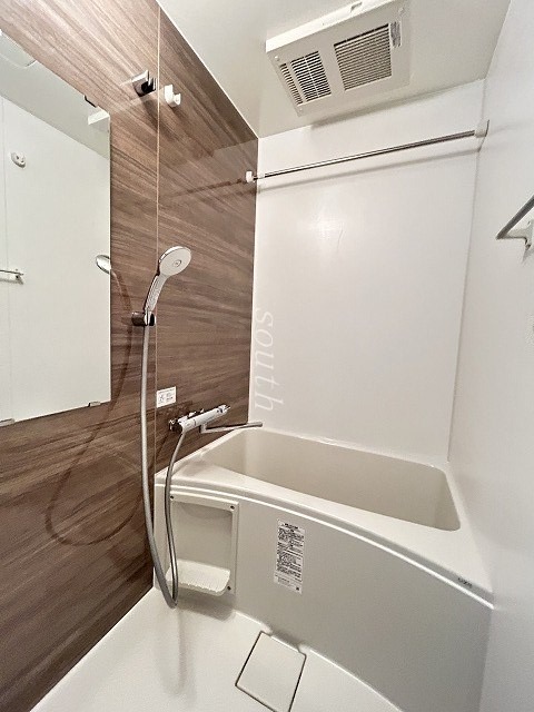 バス・シャワールーム　浴室乾燥機付きのお風呂