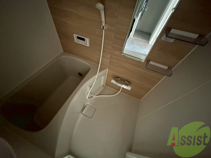 バス・シャワールーム　ゆったりくつろげそうな浴室です。一日の疲れを癒しましょう。