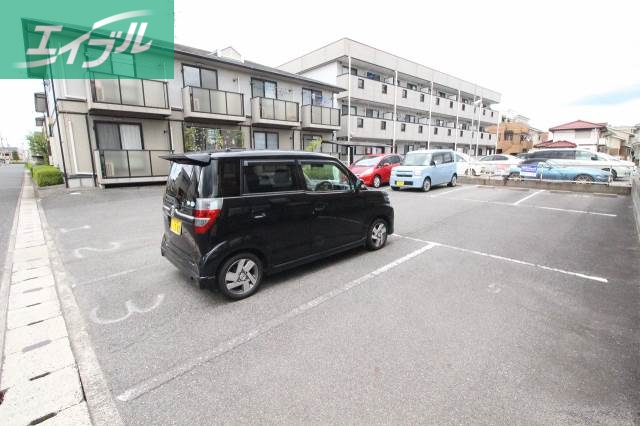 駐車場　駐車場