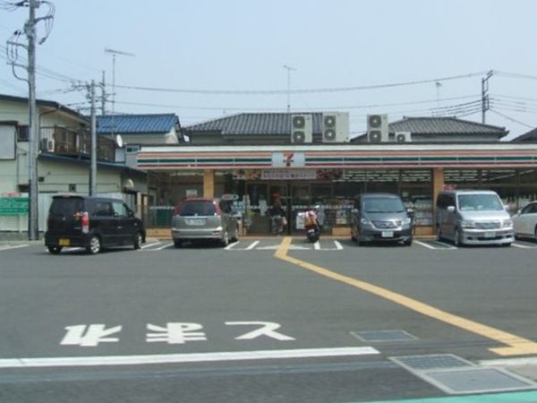 コンビニ　セブンイレブン上尾柏座4丁目店（コンビニ）まで651m