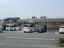 コンビニ　セブンイレブン上尾川店（コンビニ）まで724m