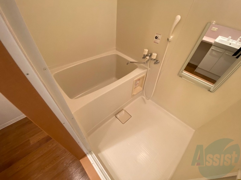 バス・シャワールーム　お風呂です。ゆっくりお風呂につかるのも体に良いですね～
