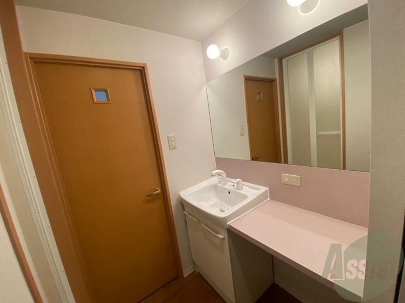 洗面設備　こちらに洗面台があります。朝の洗顔はこちらで。