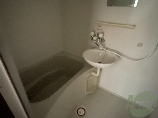 バス・シャワールーム　１人暮らしにはピッタリのサイズ感ですね！