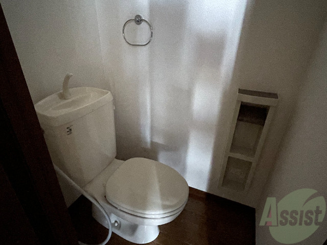 トイレ　トイレとお風呂が別なので清潔に使えて嬉しいですね。