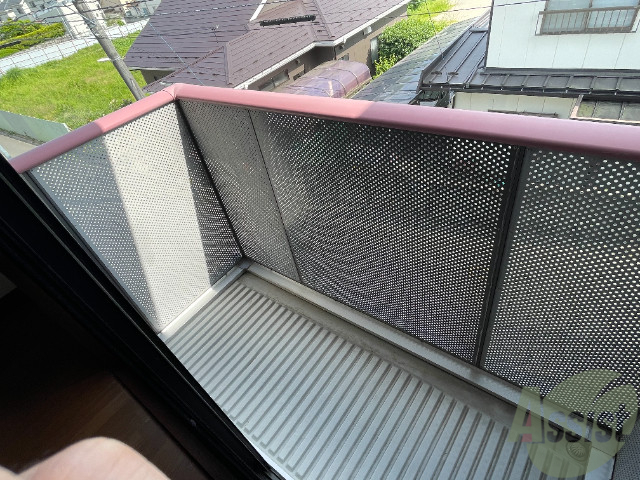 バルコニー　バルコニーは幅もしっかりあって洗濯物がはかどりそうですね。