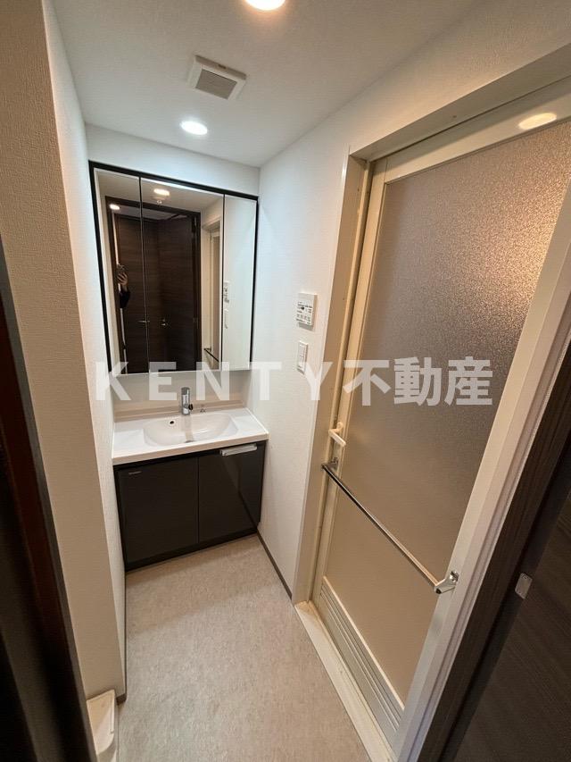 洗面設備　脱衣スペースもあります