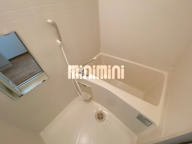 バス・シャワールーム　浴室乾燥機付きの浴室です。