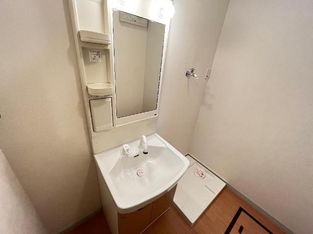 洗面設備　洗髪洗面化粧台