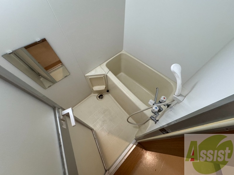 バス・シャワールーム　ユニットバスです。疲れを癒すのに欠かせませんね！