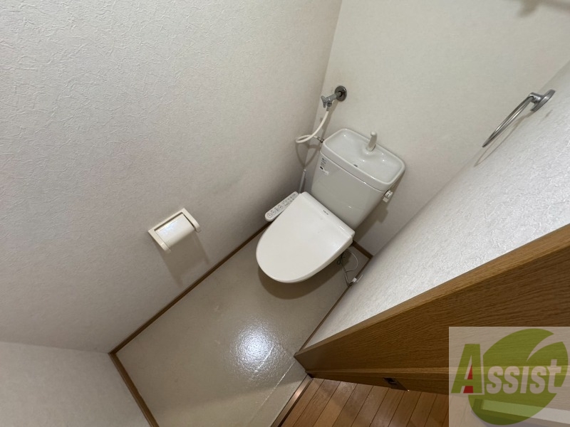 トイレ　こちらはトイレです。清潔感があり、安心して使用できます。