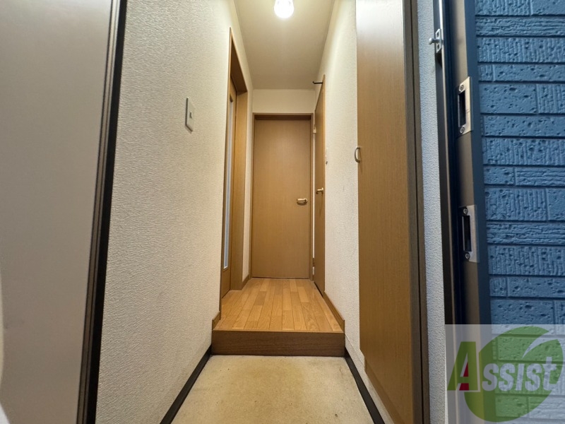 玄関　玄関の様子です。明るい印象ですね。気分もあがりそう。