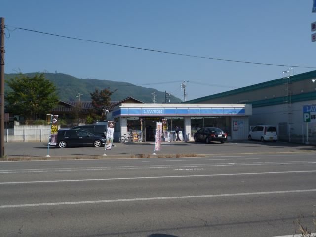 コンビニ　ローソン（コンビニ）まで1m