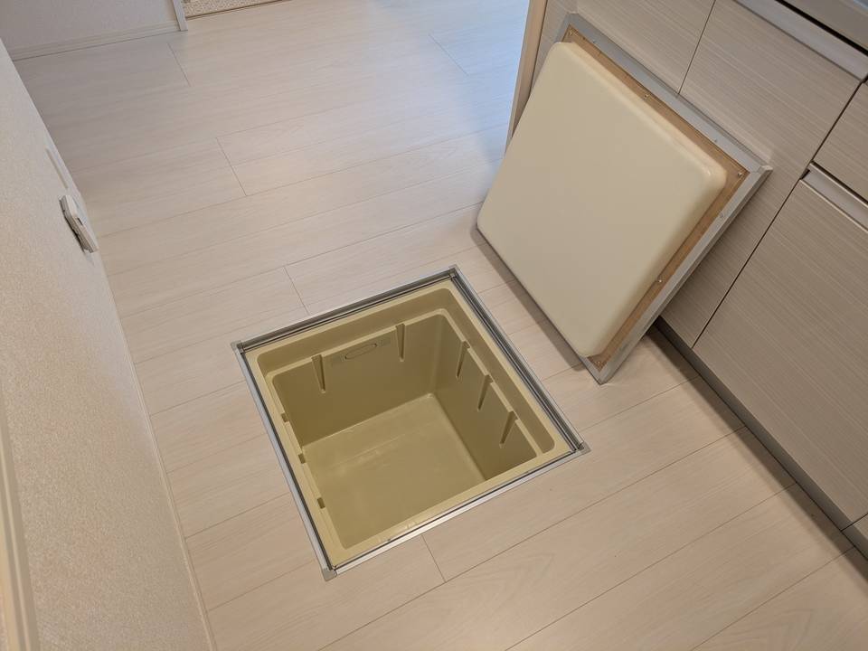 収納　床下収納