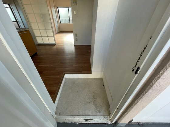 玄関　※別部屋の写真です