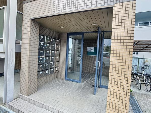 エントランス　ポスト付！