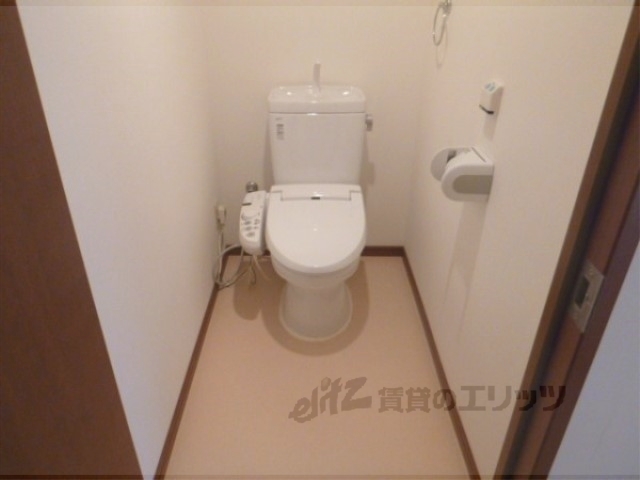 トイレ　ウォシュレット付