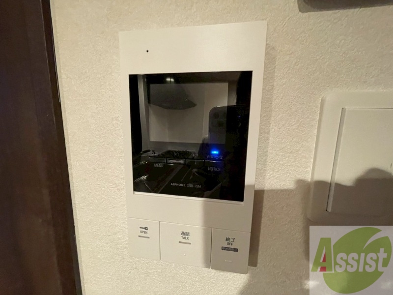 セキュリティ　ＴＶモニター付インターホンです。来客者の顔が見えるので安心！