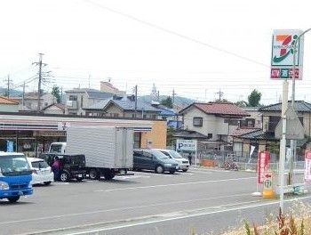 コンビニ　セブン‐イレブン/川崎布田店（コンビニ）まで310m