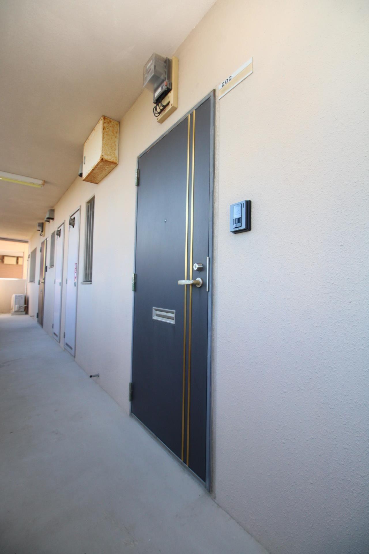 玄関　玄関ドア