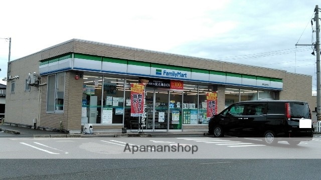 コンビニ　ファミリーマート（コンビニ）まで1353m