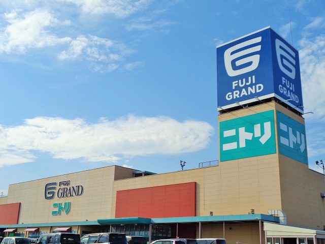 ショッピングセンター　フジグラン　西条店（ショッピングセンター）まで343m