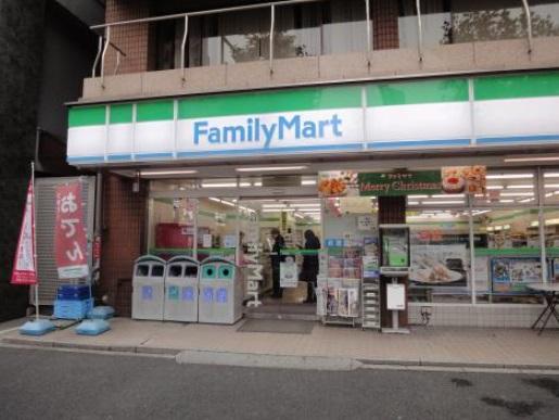 コンビニ　ファミリーマート 東神田二丁目店（コンビニ）まで39m