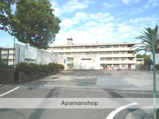 小学校　吹田市立岸部第二小学校（小学校）まで734m