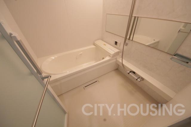 バス・シャワールーム　※同タイプ部屋の写真です。