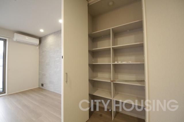 収納　※同タイプ部屋の写真です。