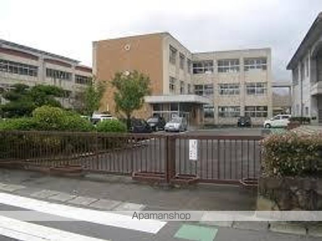 小学校　坂出市立東部小学校（小学校）まで1010m