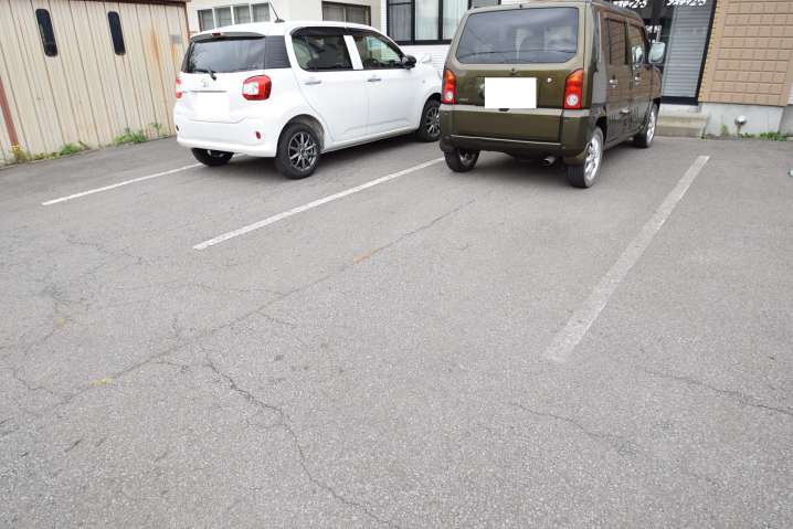駐車場　駐車場