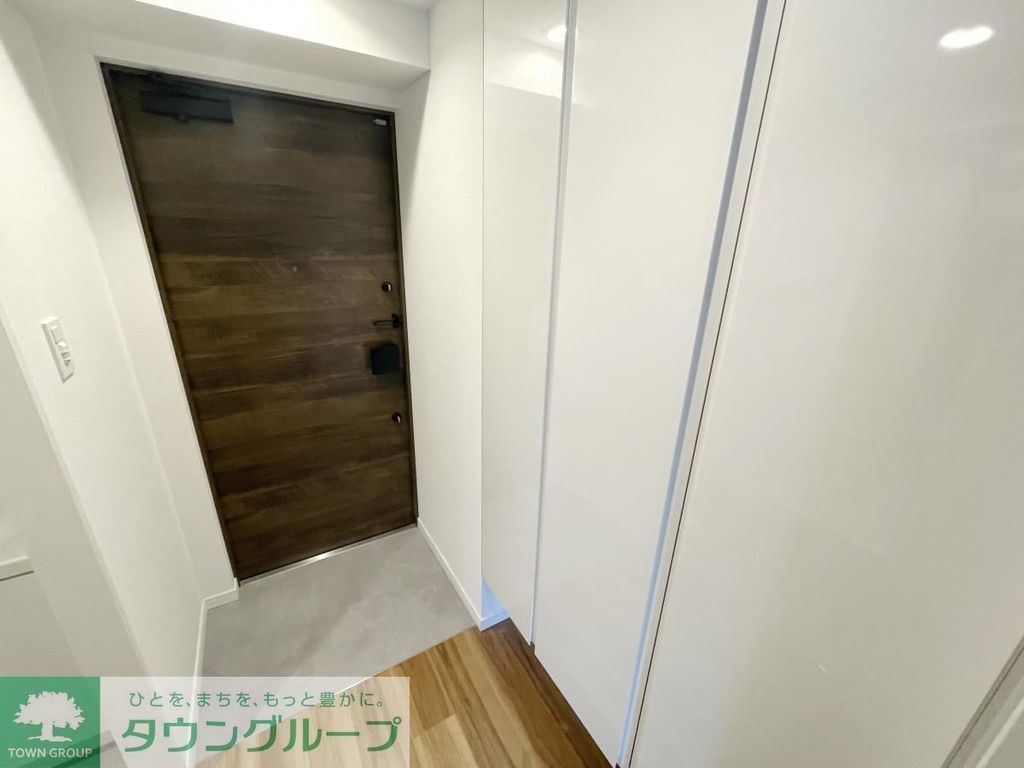 玄関　お部屋探しは株式会社　タウンハウジング　までお気軽にお問合…