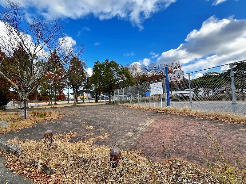 公園　☆徳吉中央公園（公園）まで760m