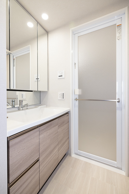 洗面設備　※写真は同タイプ住戸です。