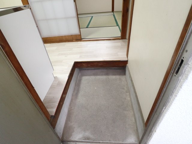 玄関　同物件同タイプ