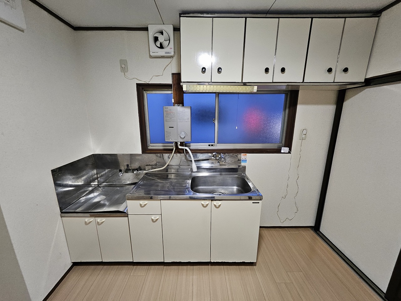 ＪＲ東海道本線 静岡駅 徒歩3分 2階建 築52年のキッチン写真