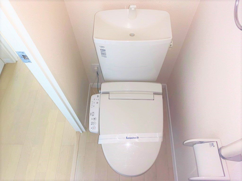 トイレ　同タイプの部屋の写真です（反転タイプ）