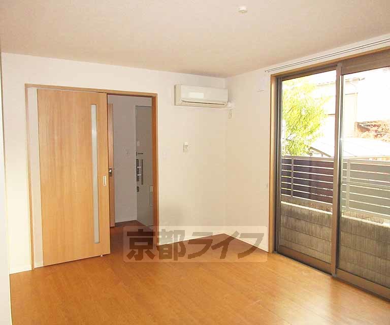 居室・リビング　広々としたリビングで過ごしやすい！