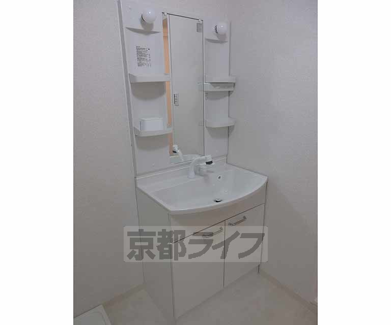 洗面設備　ゆったりとした洗面台です！