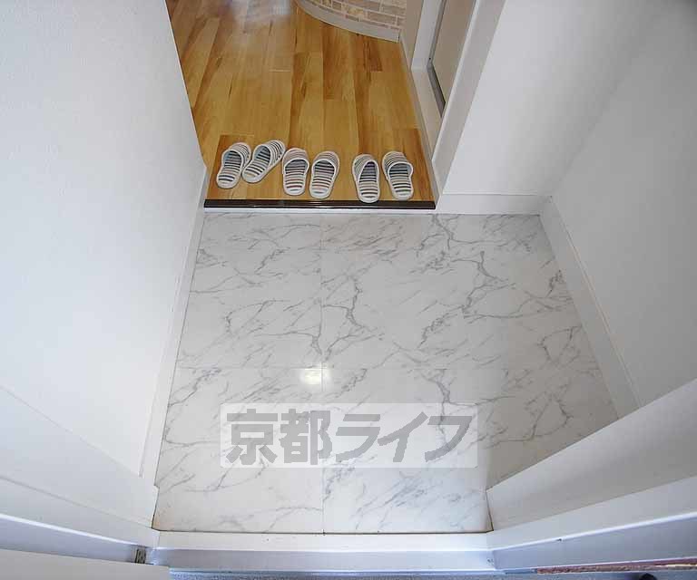 玄関　大理石調のおしゃれな玄関