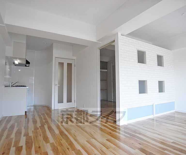 居室・リビング　１８帖のリビングは圧巻