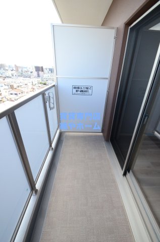 バルコニー　外からの目が気にならないバルコニーで洗濯物が干せます