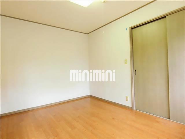 収納　寝室としても使える６帖の洋室です。