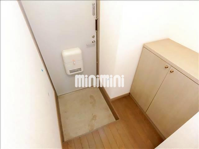 玄関　下駄箱付きの玄関です。